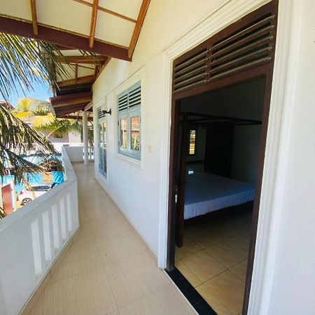 Huugaba Hotel Ahangama Exterior foto